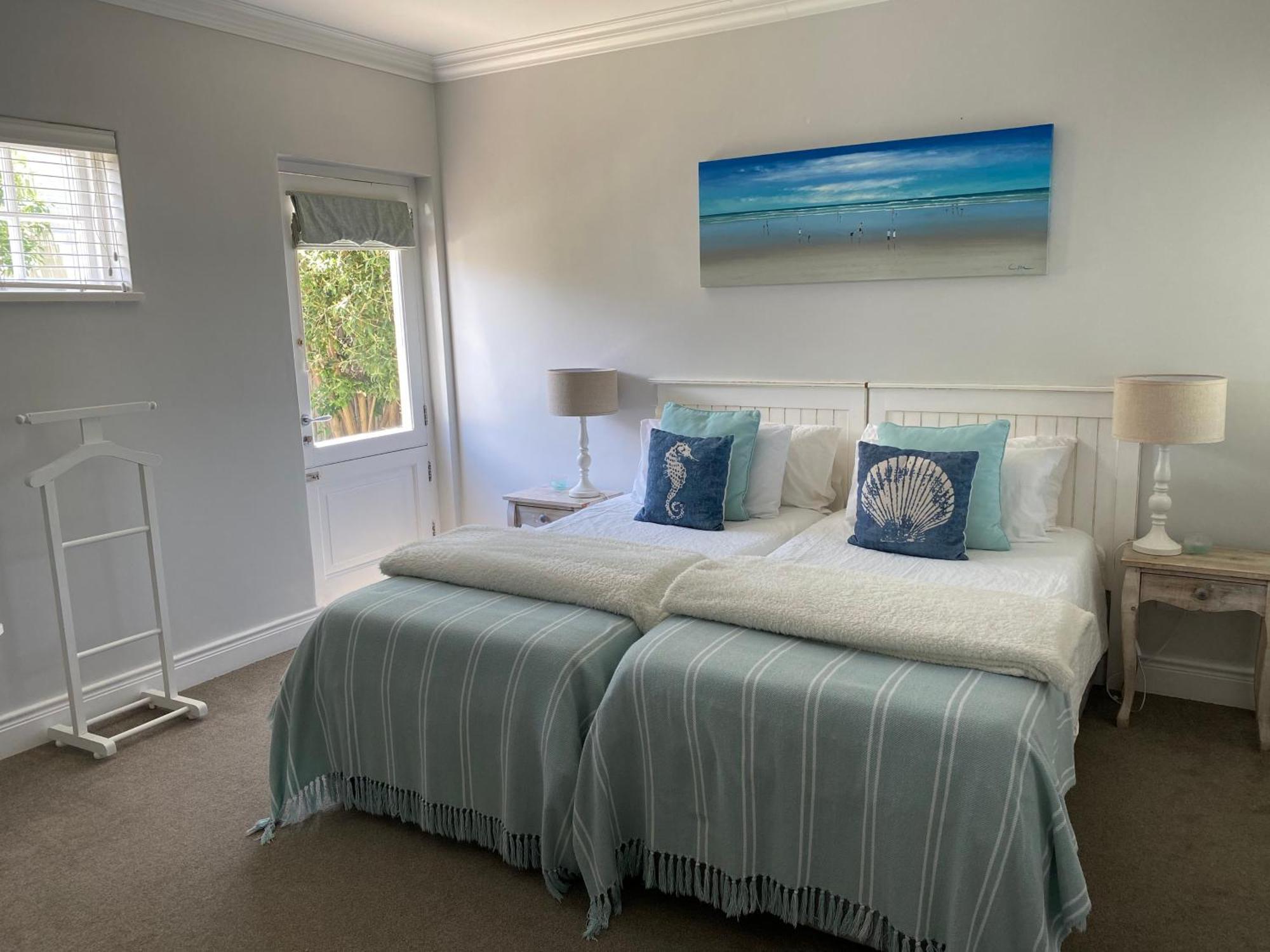 Shore'S Edge Luxury Oceanfront Home Херманус Екстериор снимка