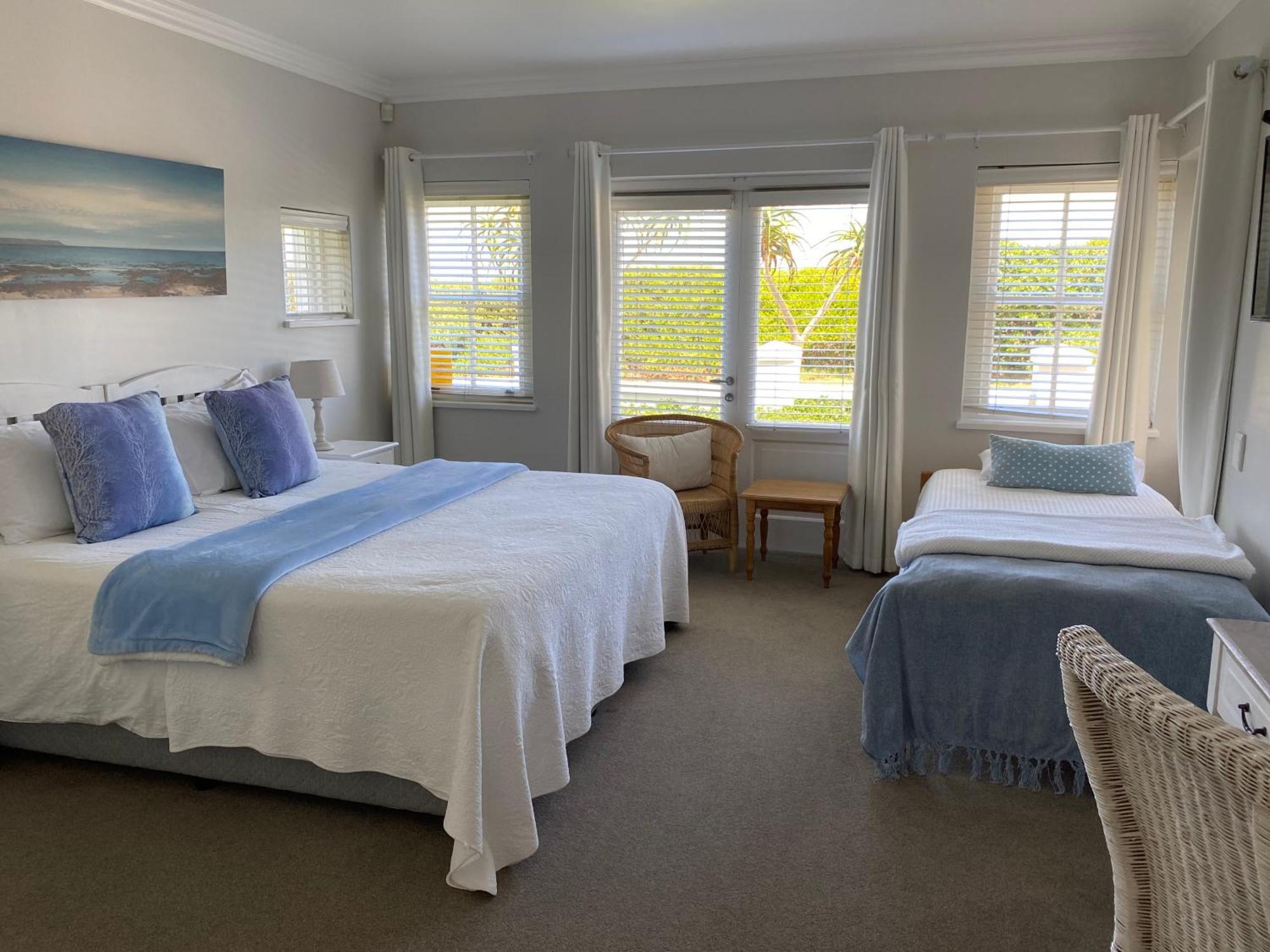 Shore'S Edge Luxury Oceanfront Home Херманус Екстериор снимка