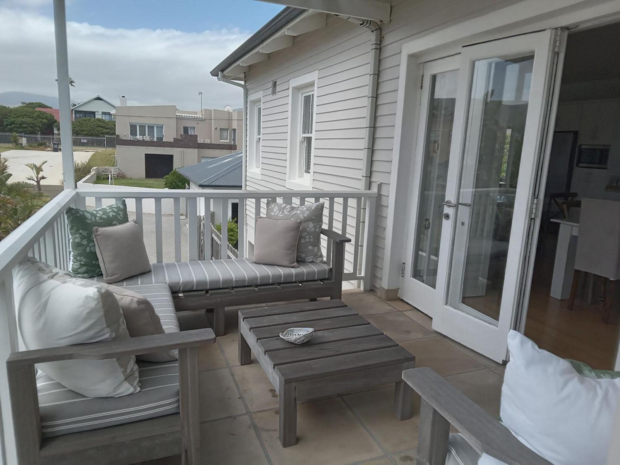 Shore'S Edge Luxury Oceanfront Home Херманус Екстериор снимка