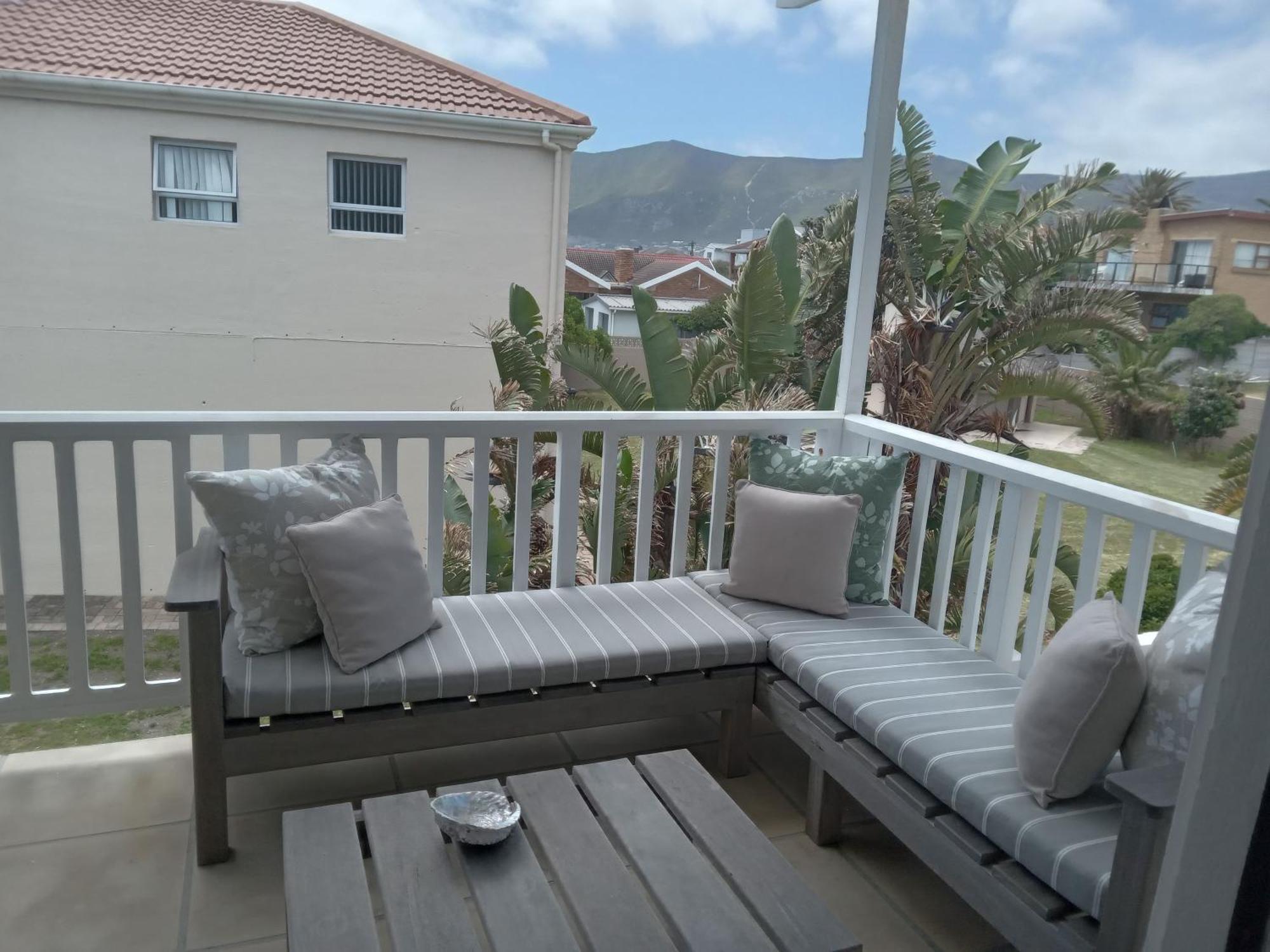 Shore'S Edge Luxury Oceanfront Home Херманус Екстериор снимка
